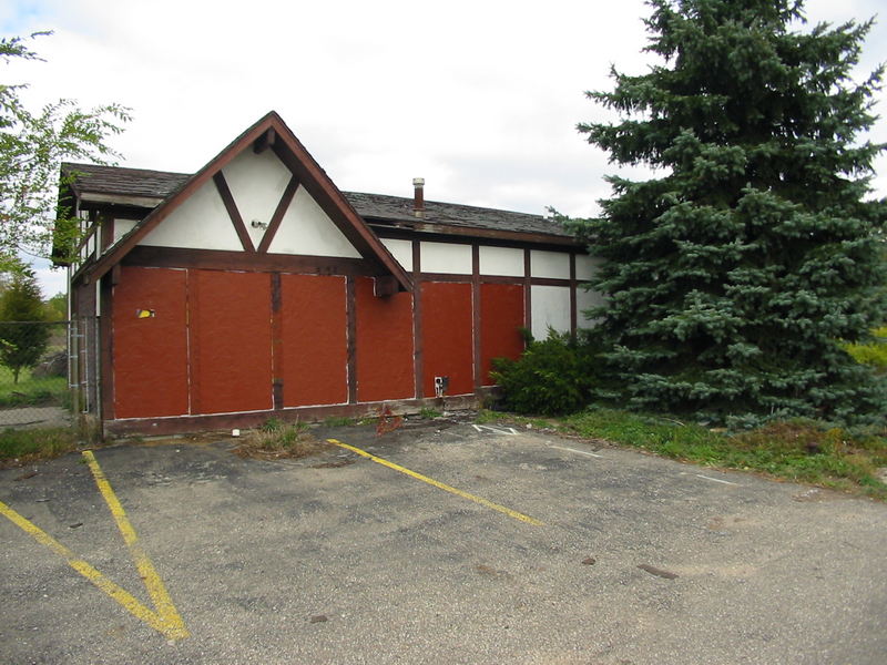 Mr. Vs Tees Driving Range - October 2002 Photo (newer photo)